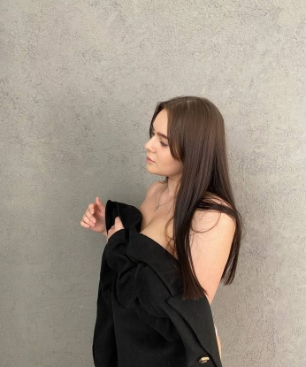 Живу в Москве и с удовольствием встречусь с тобой, чтобы подарить тебе незабываемые моменты нашего совместного времяпровождения. У меня множество услуг, которые подарят тебе незабываемое удовольствие. 😘 Поцелуи, массаж, стриптиз – все это я делаю безупречно. 🌟 Мой опыт несомненно порадует даже самых требовательных мужчин. У меня также есть отличные отзывы, которые подтверждают мою профессиональность и страсть. Уверен, что наши встречи станут незабываемыми моментами, и ты захочешь повторить их снова и снова. Получи удовольствие от моих фото и приходи ко мне в Москве, жду тебя, мой красавчик! 💋 12494, 22 года